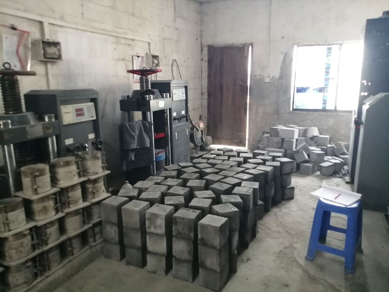 Concrete cube testing